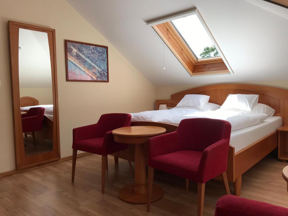 Bed and Breakfast Aurora Panzio à Bük Extérieur photo