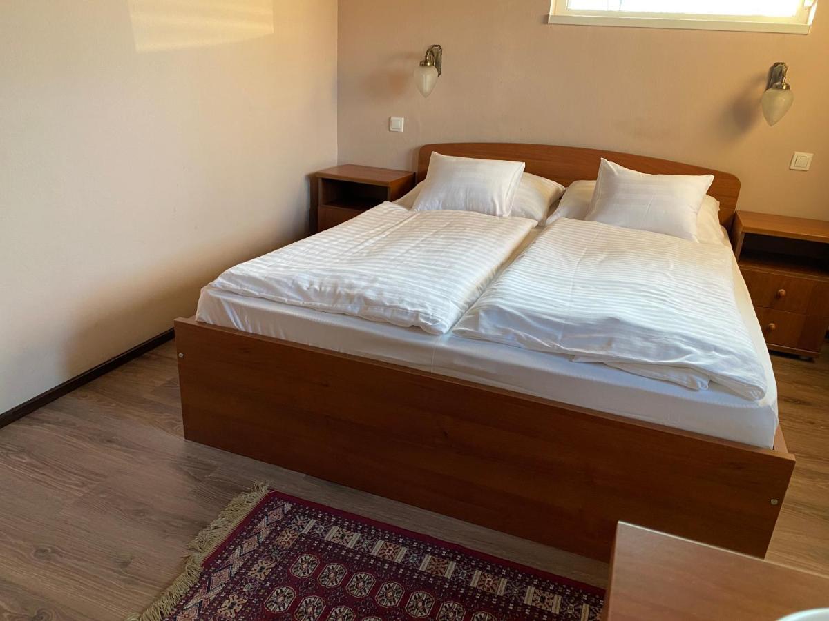 Bed and Breakfast Aurora Panzio à Bük Extérieur photo